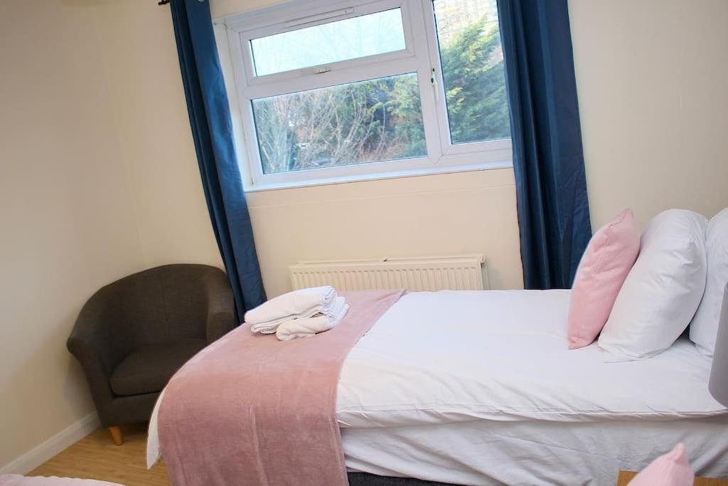 Contractor'S Haven- 4-Bedroom House With Free Parking, Super Fast Wifi, Fran Properties In Aylesbury, Pets Are Welcome! Aylesbury  Exterior photo