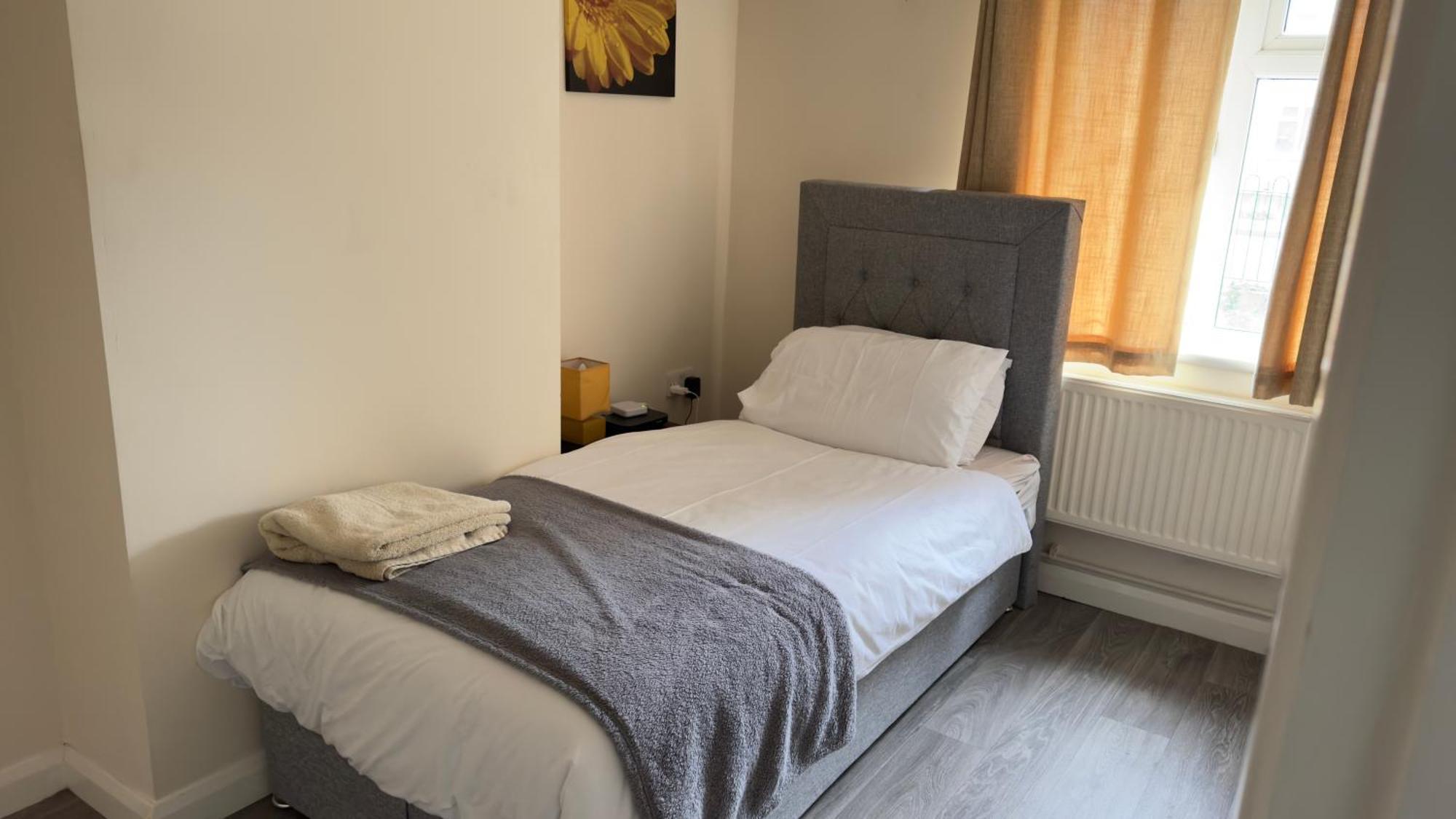 Contractor'S Haven- 4-Bedroom House With Free Parking, Super Fast Wifi, Fran Properties In Aylesbury, Pets Are Welcome! Aylesbury  Exterior photo